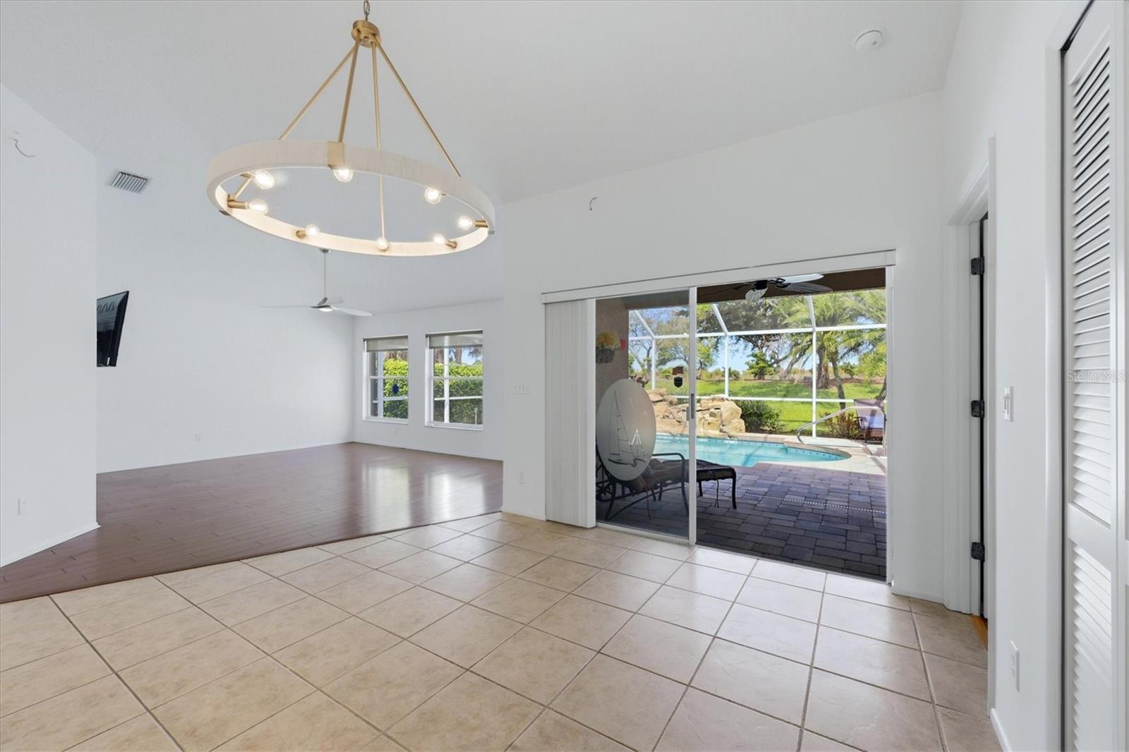 Image 10 of 55 For 4921 Thames Lane