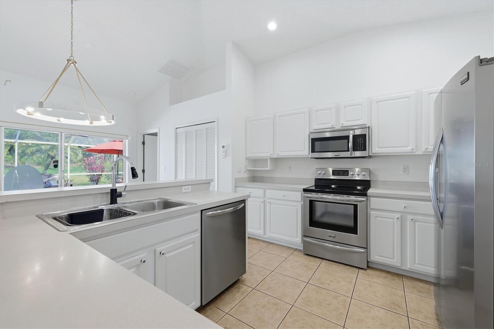 Image 15 of 55 For 4921 Thames Lane