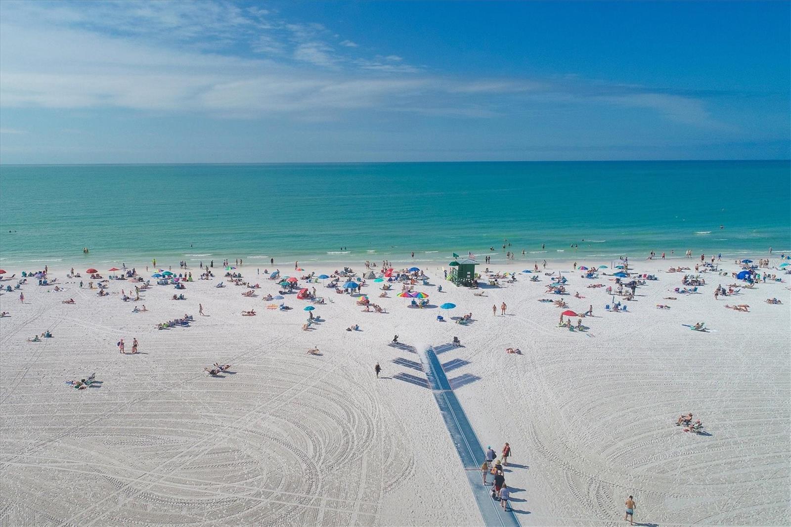 Image 42 of 55 For 4921 Thames Lane