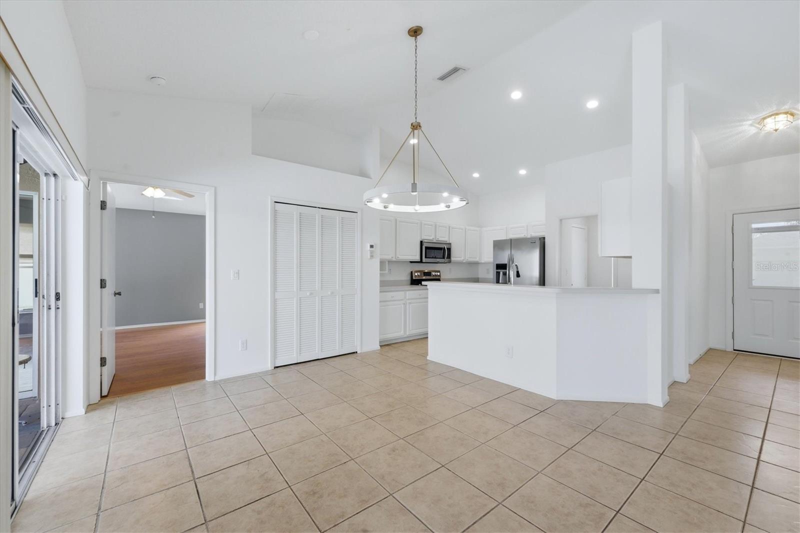 Image 9 of 55 For 4921 Thames Lane