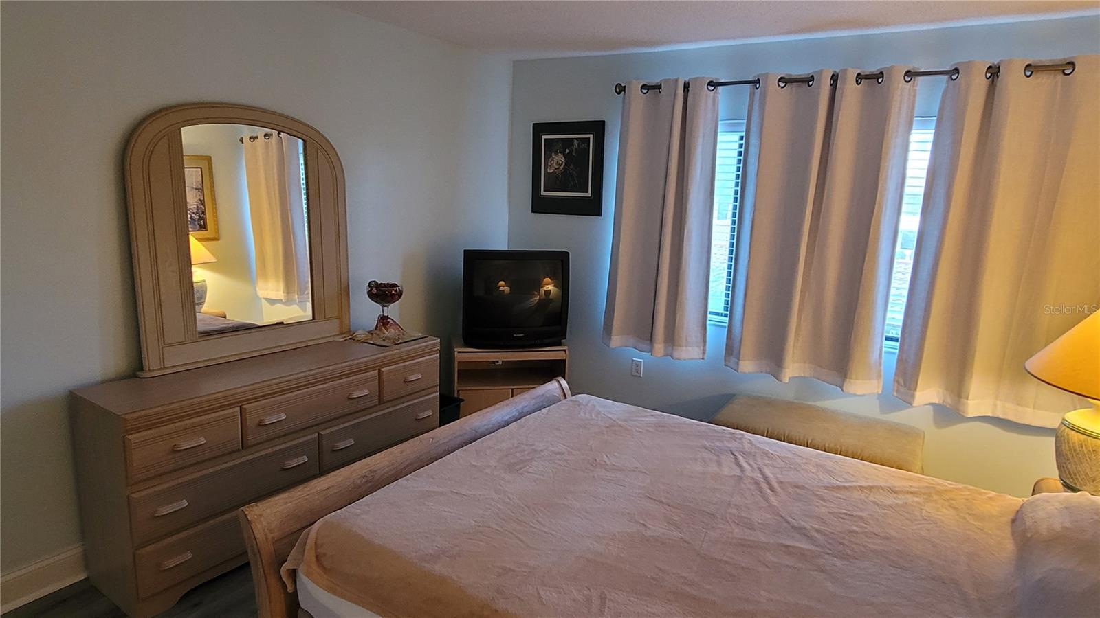 Image 11 of 16 For 320 Barcelona Drive 320