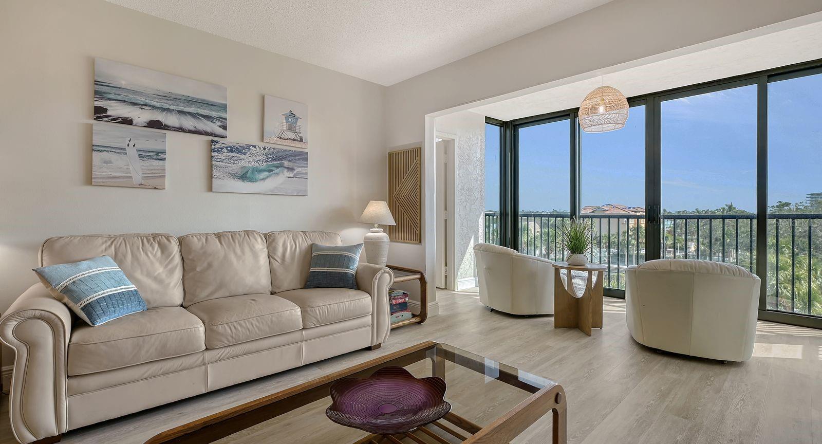 Image 10 of 63 For 5855 Midnight Pass Road 404