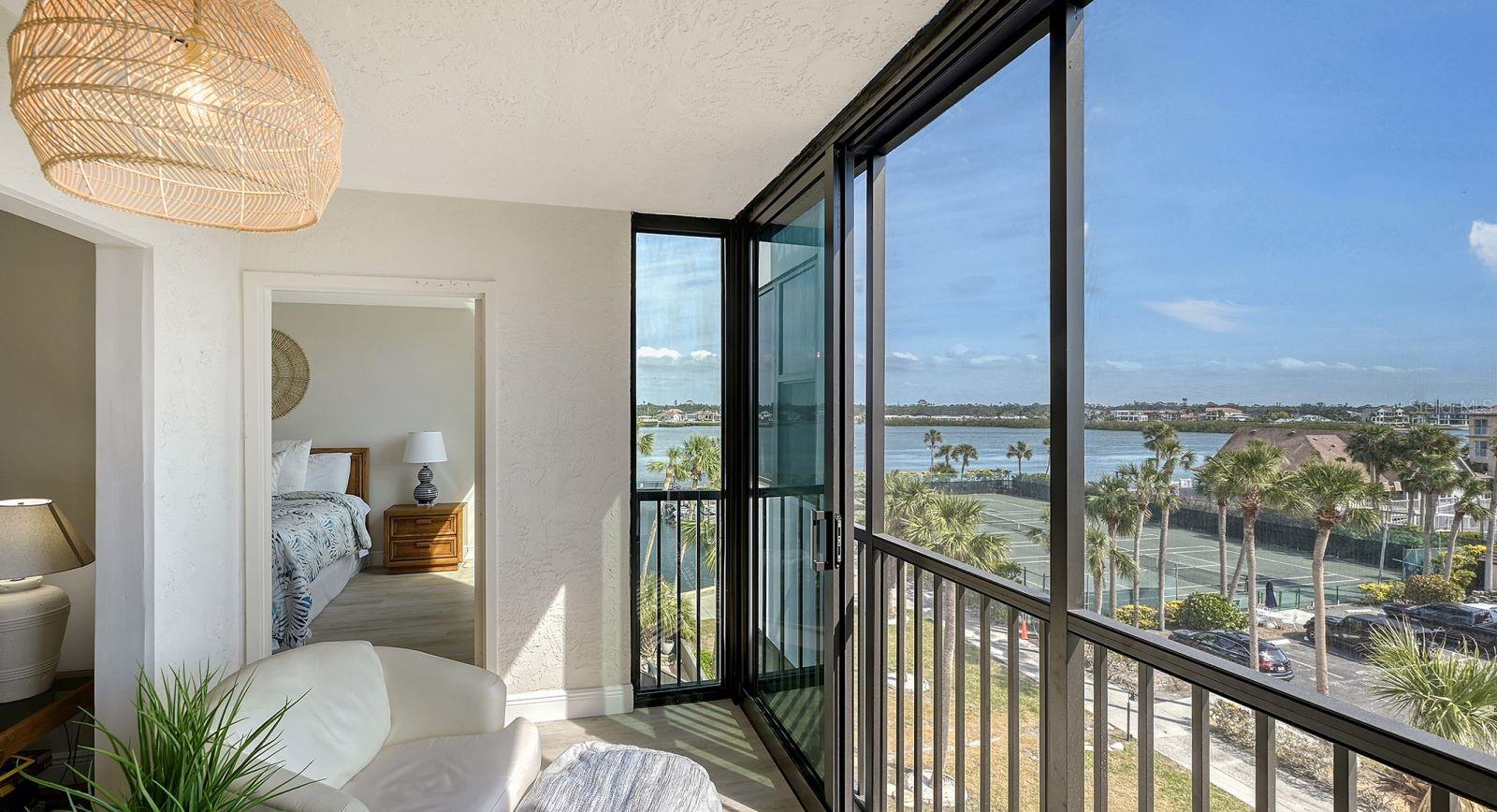 Image 11 of 63 For 5855 Midnight Pass Road 404