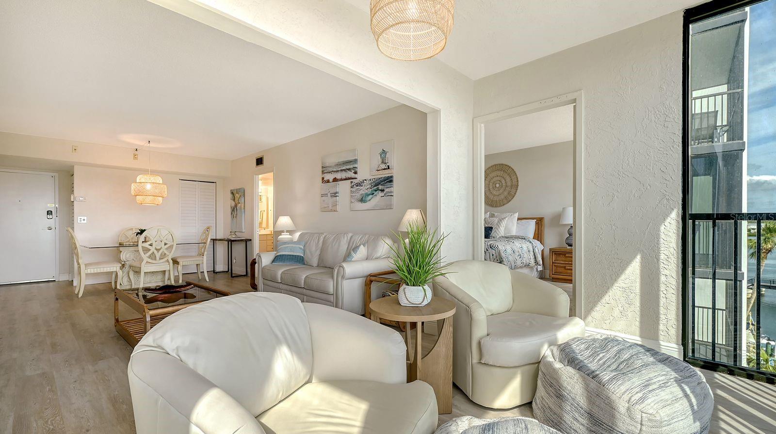 Image 13 of 63 For 5855 Midnight Pass Road 404