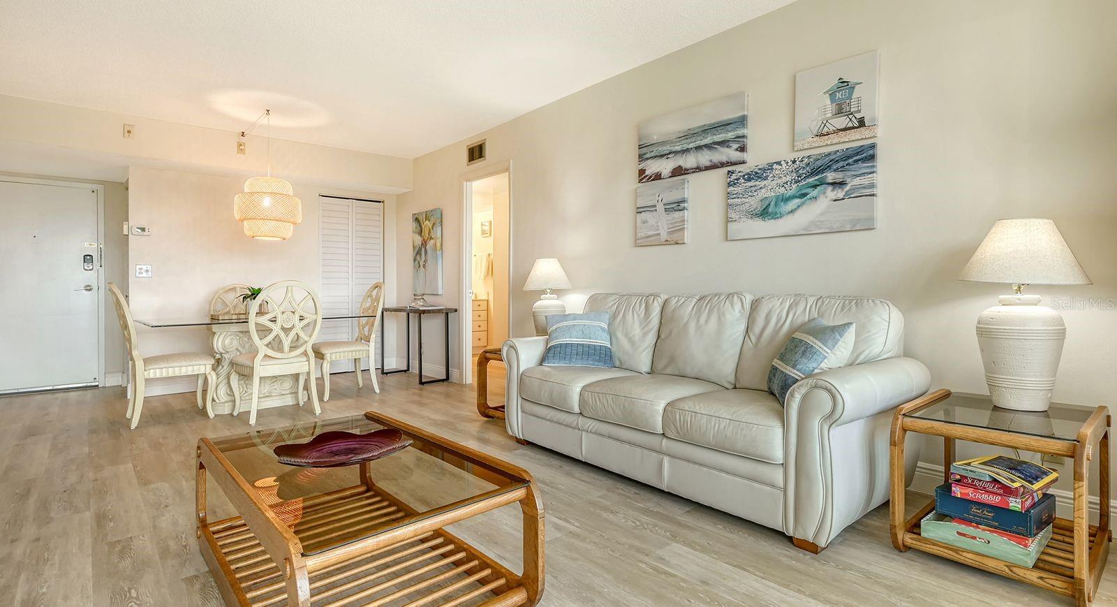 Image 14 of 63 For 5855 Midnight Pass Road 404