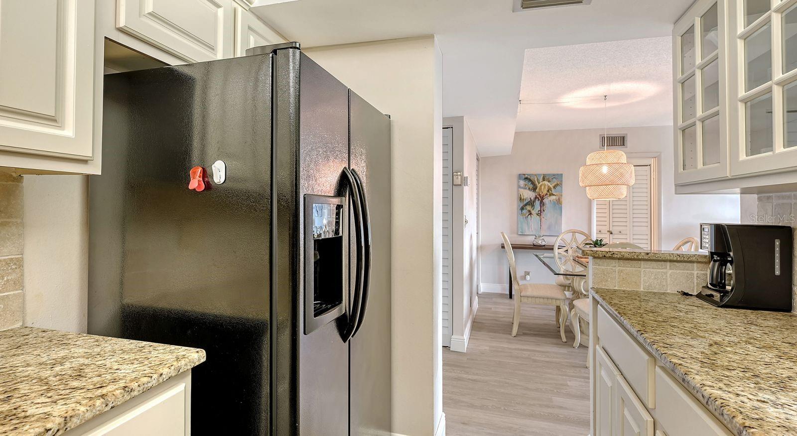 Image 19 of 63 For 5855 Midnight Pass Road 404