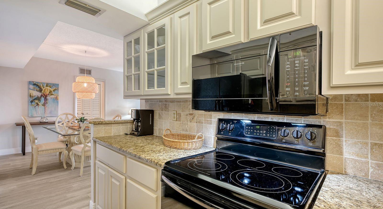 Image 20 of 63 For 5855 Midnight Pass Road 404