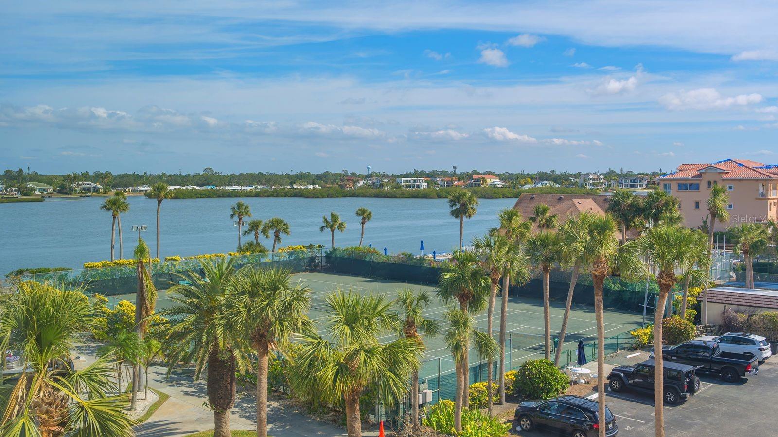 Image 31 of 63 For 5855 Midnight Pass Road 404