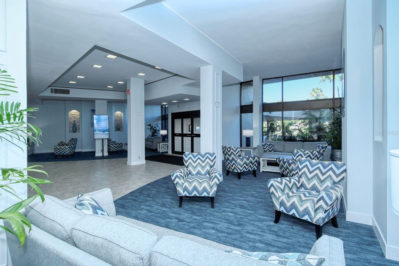 Image 33 of 63 For 5855 Midnight Pass Road 404