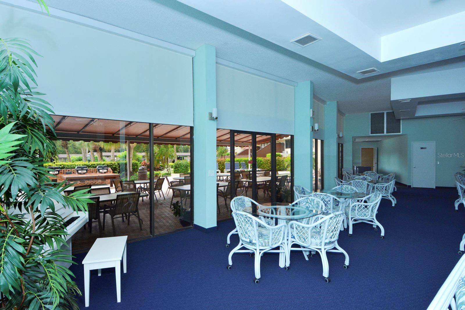 Image 37 of 63 For 5855 Midnight Pass Road 404