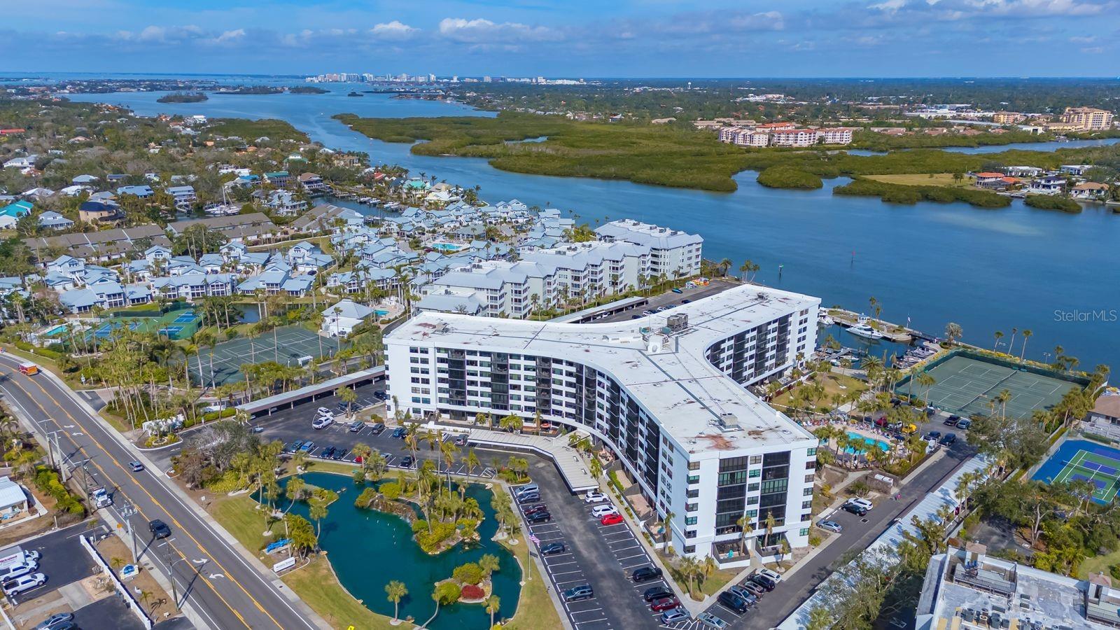 Image 5 of 63 For 5855 Midnight Pass Road 404