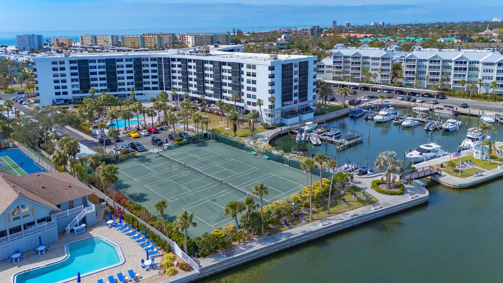 Image 56 of 63 For 5855 Midnight Pass Road 404