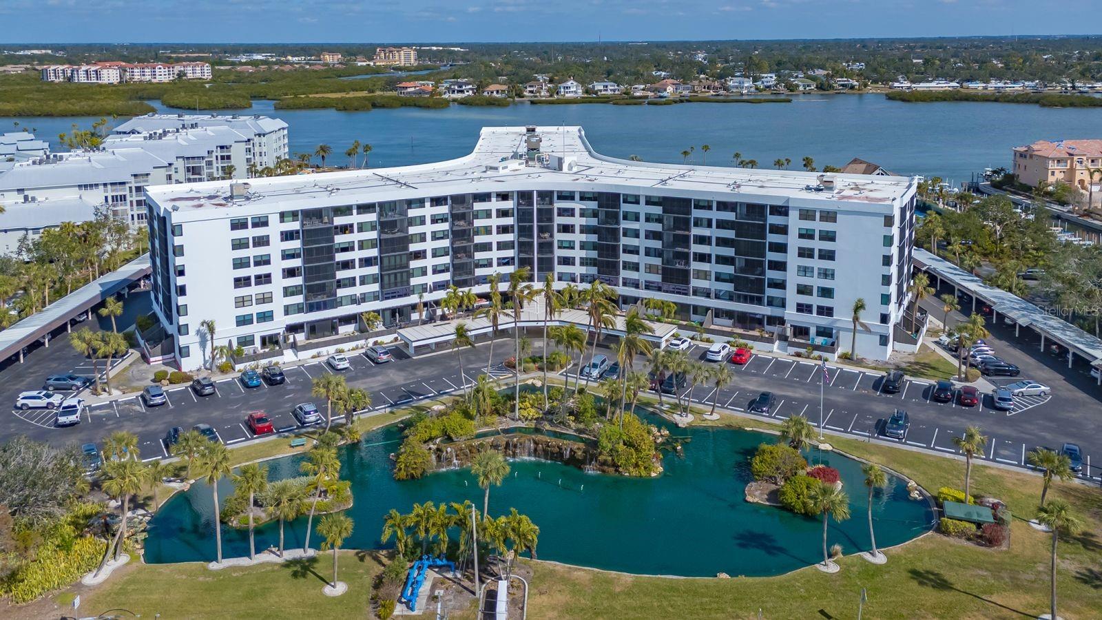 Image 6 of 63 For 5855 Midnight Pass Road 404