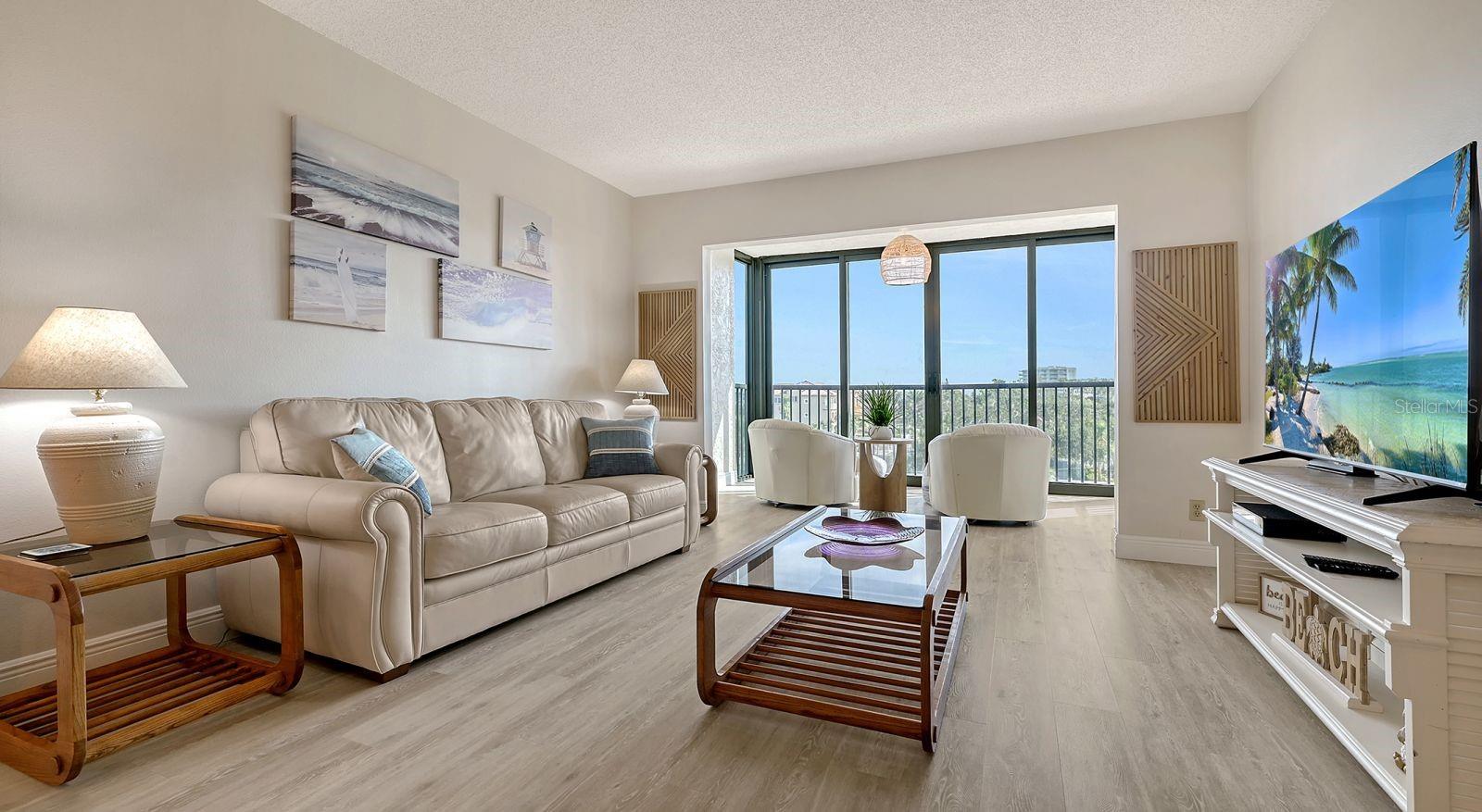 Image 8 of 63 For 5855 Midnight Pass Road 404