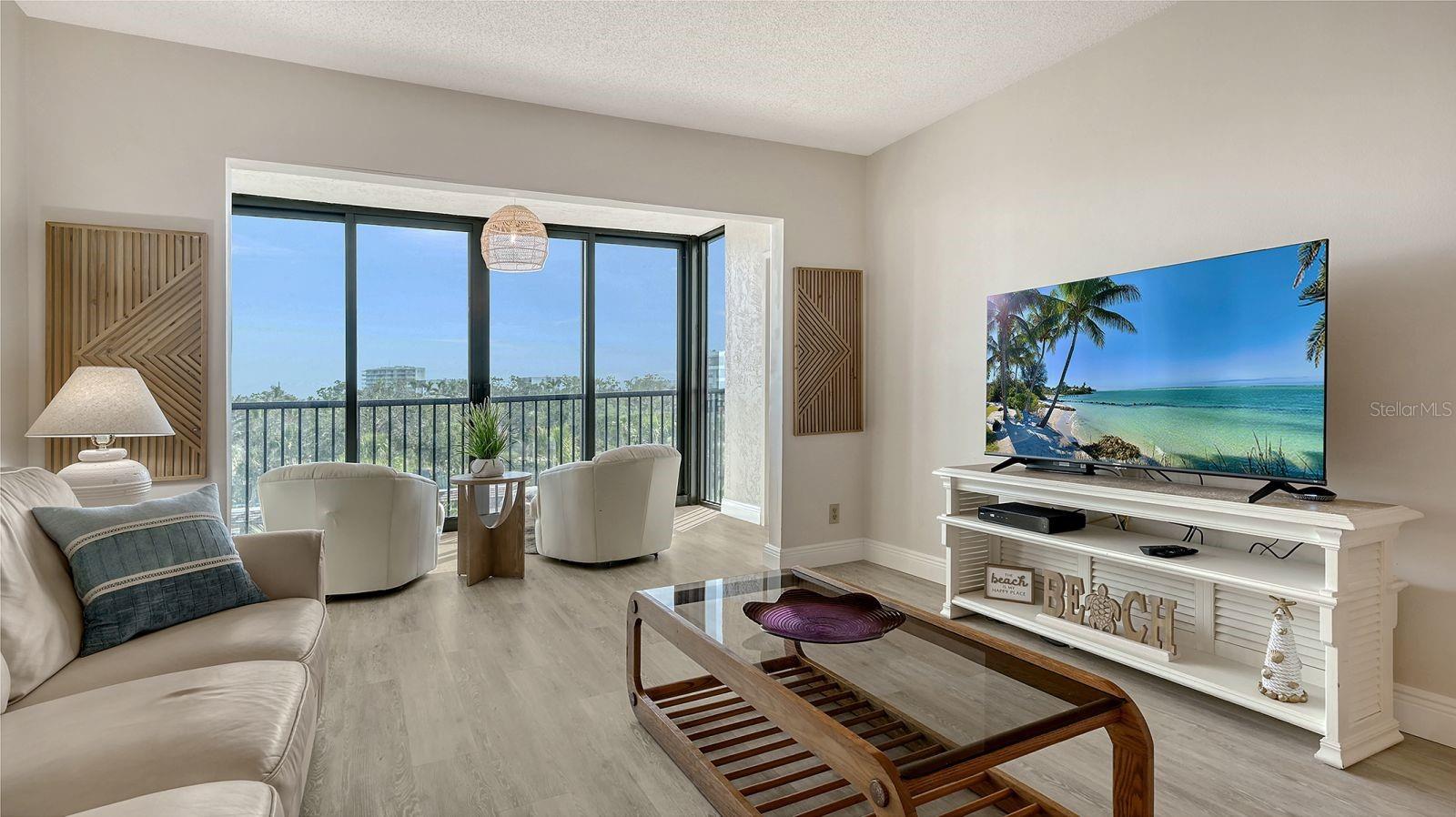 Image 9 of 63 For 5855 Midnight Pass Road 404