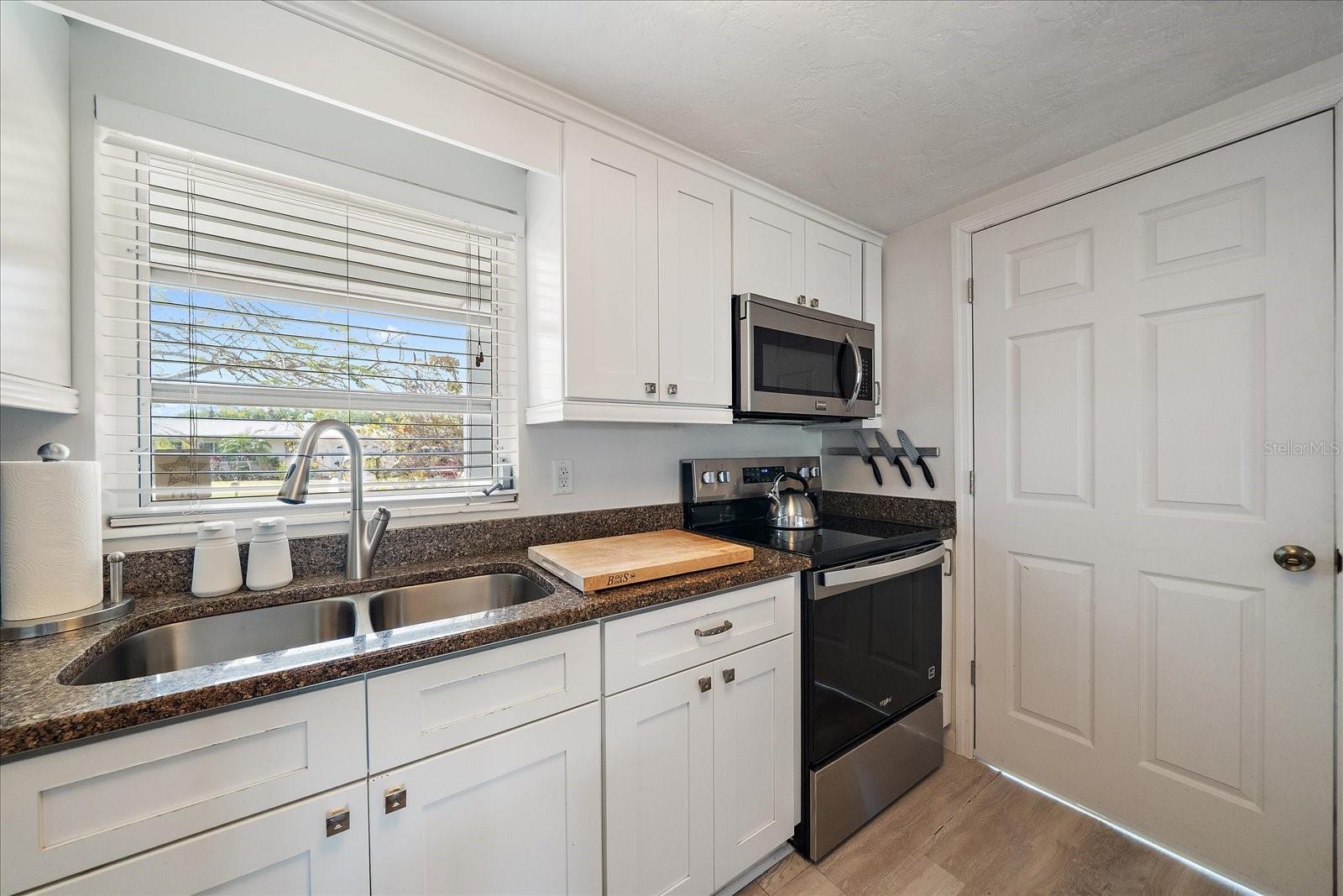 Image 19 of 35 For 2650 Leafy Lane