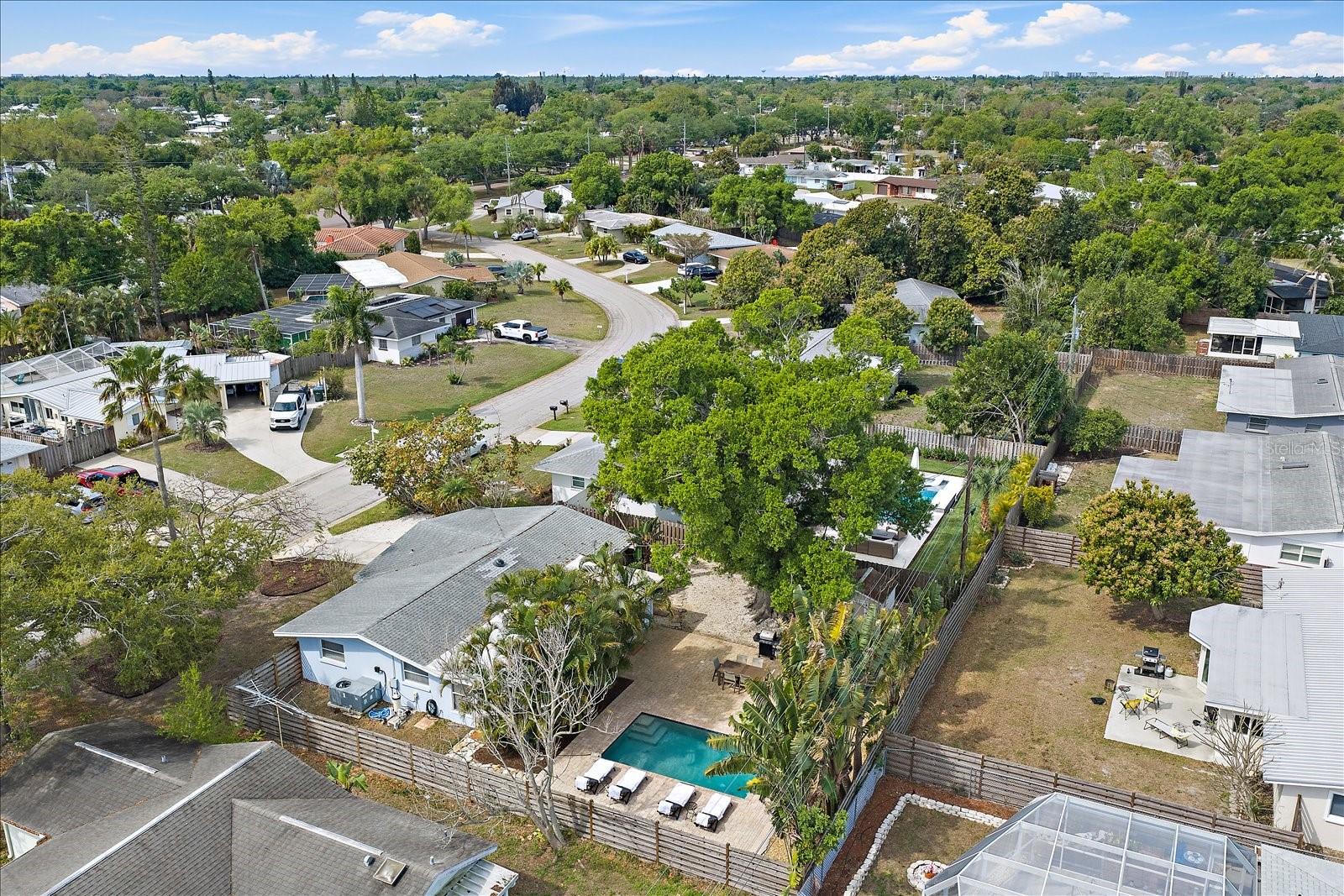 Image 33 of 35 For 2650 Leafy Lane