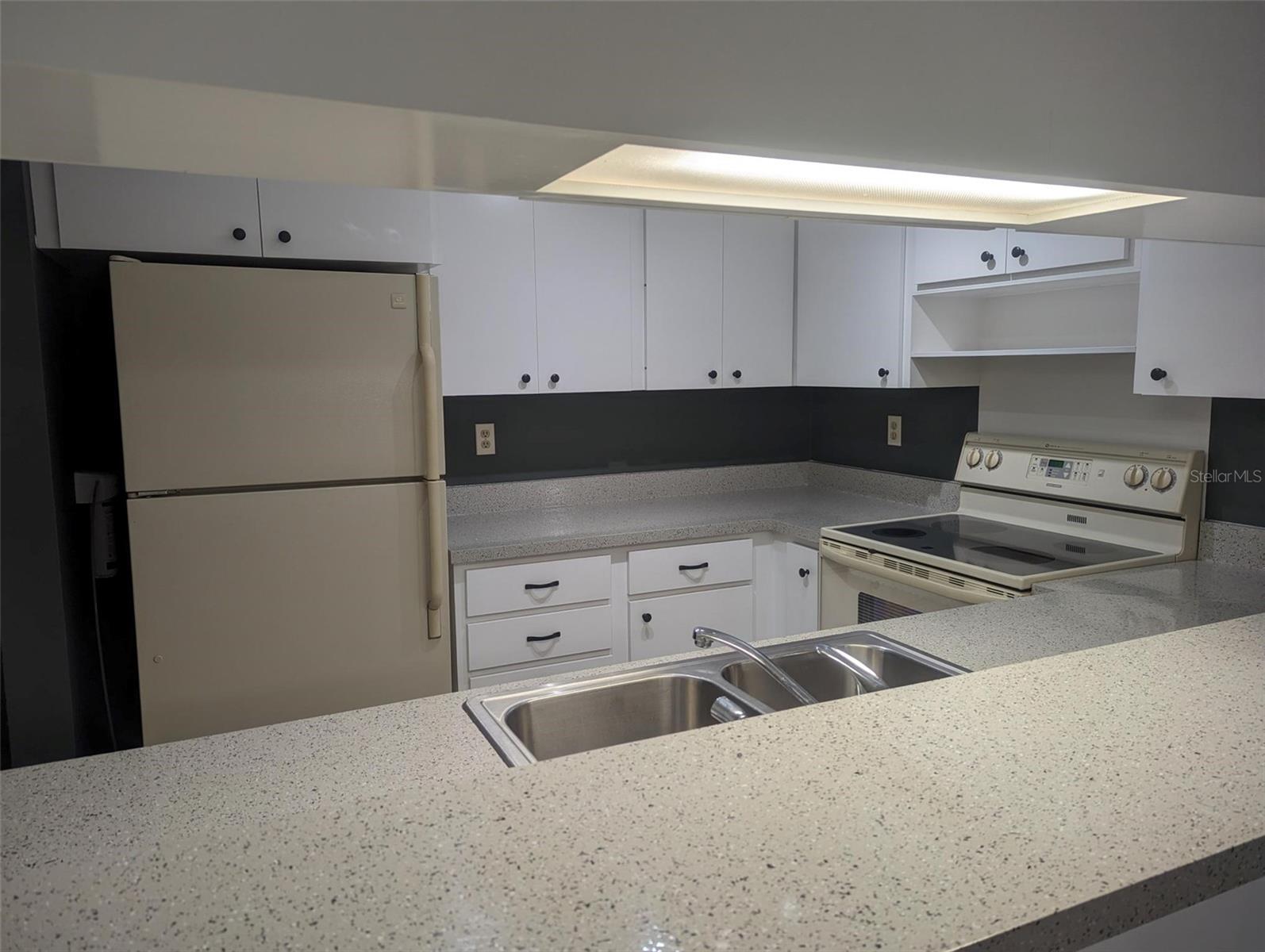 Image 4 of 11 For 2311 Beneva Terrace 2276