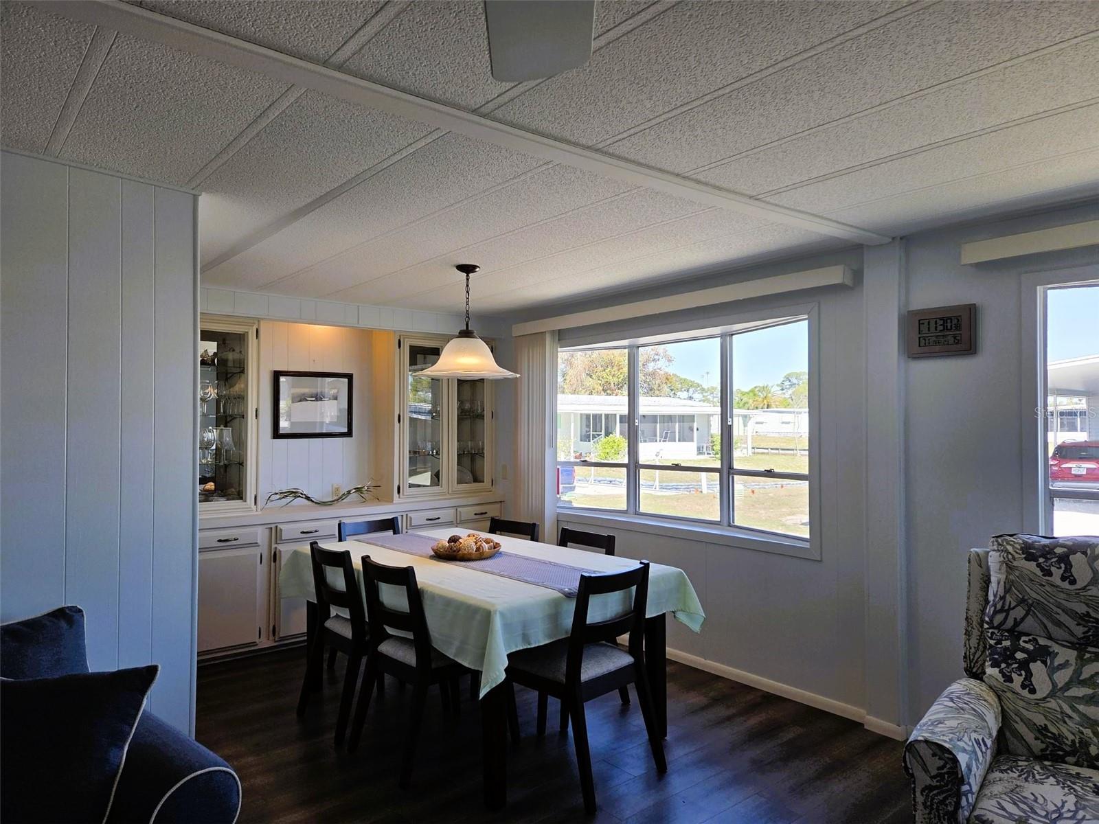 Image 14 of 37 For 3218 Oakwood Boulevard S