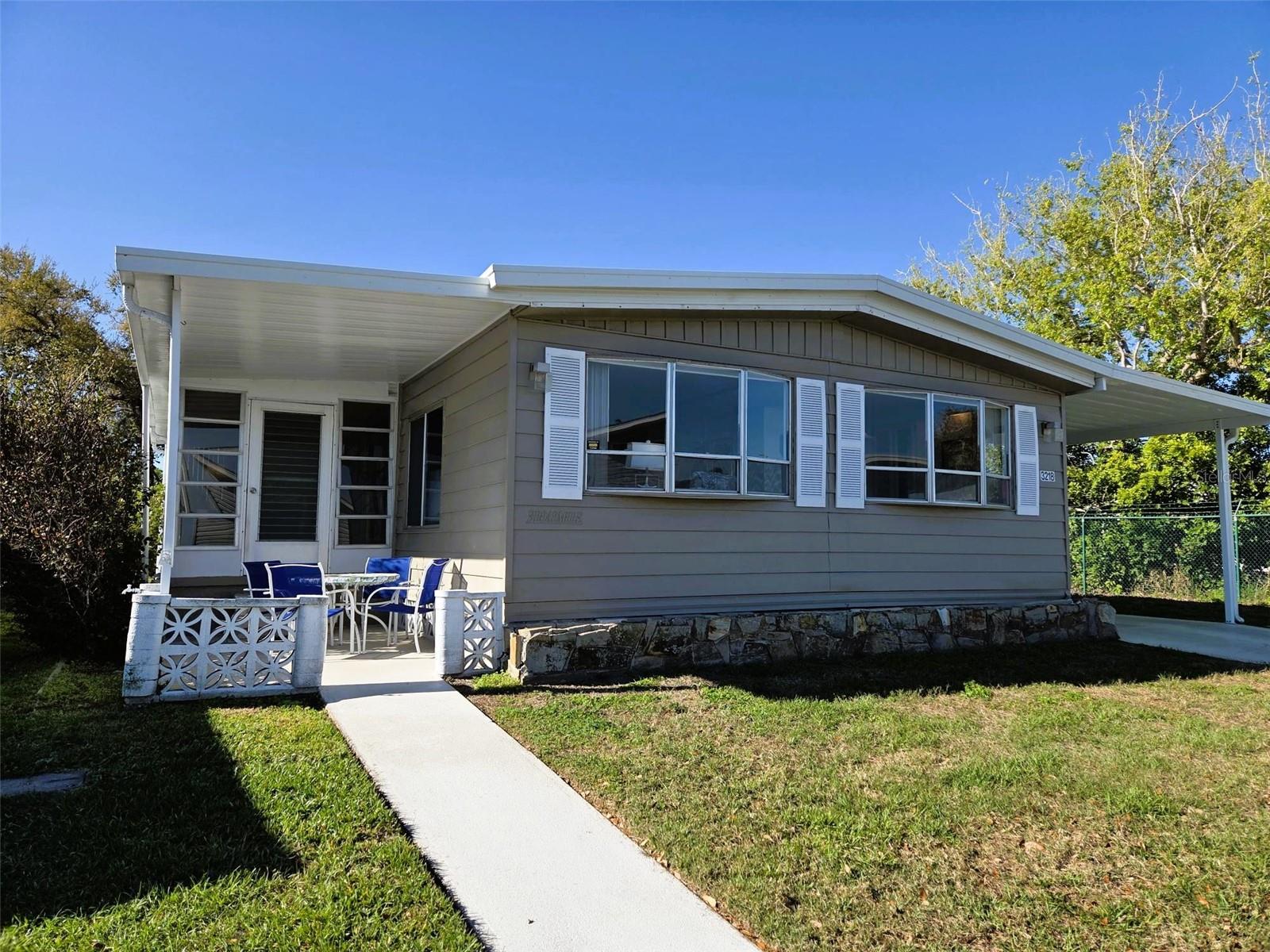 Image 2 of 37 For 3218 Oakwood Boulevard S