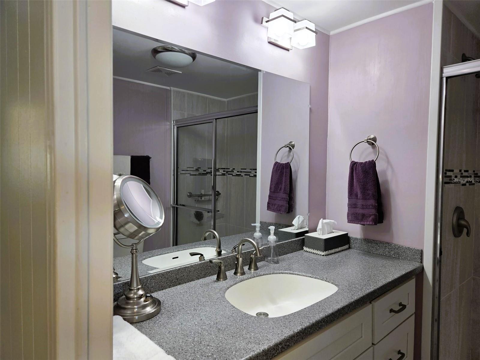 Image 22 of 37 For 3218 Oakwood Boulevard S