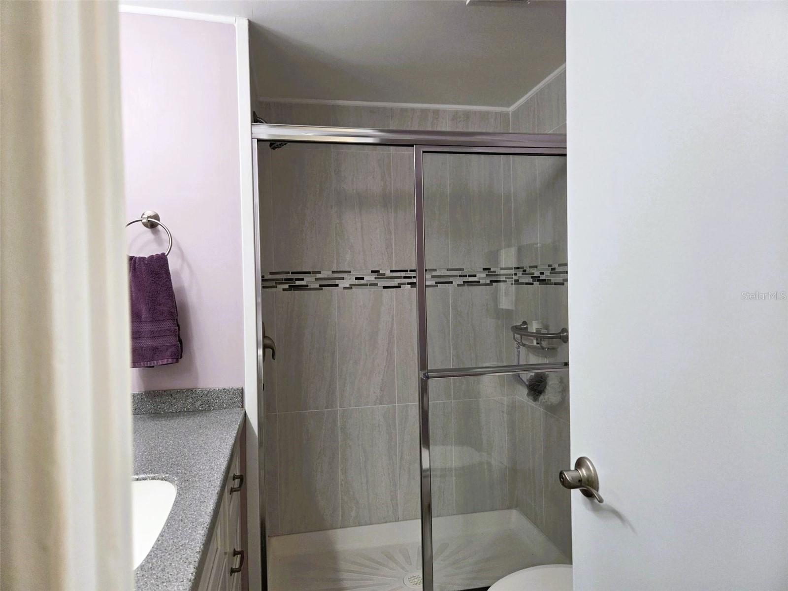 Image 24 of 37 For 3218 Oakwood Boulevard S