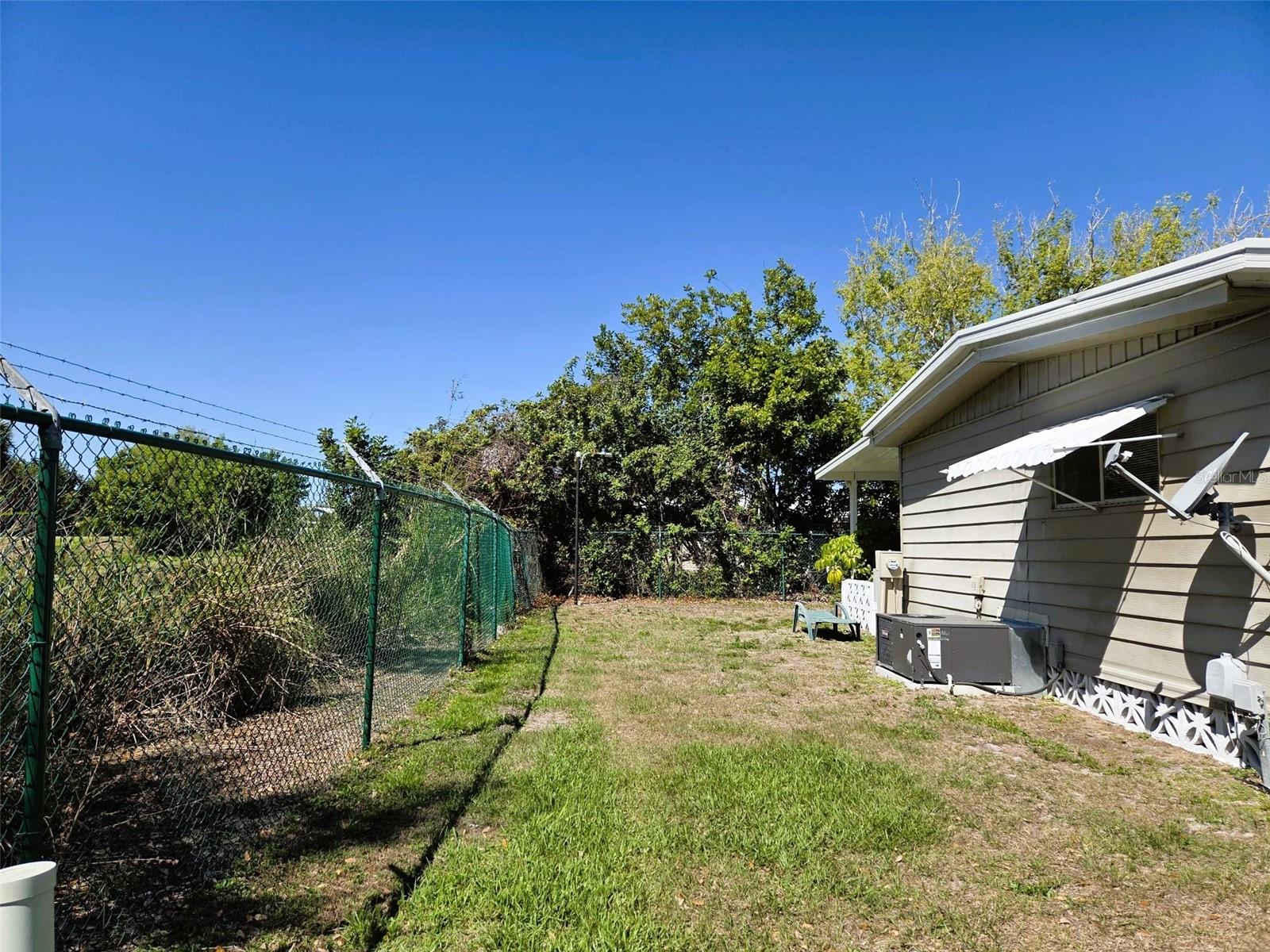 Image 35 of 37 For 3218 Oakwood Boulevard S