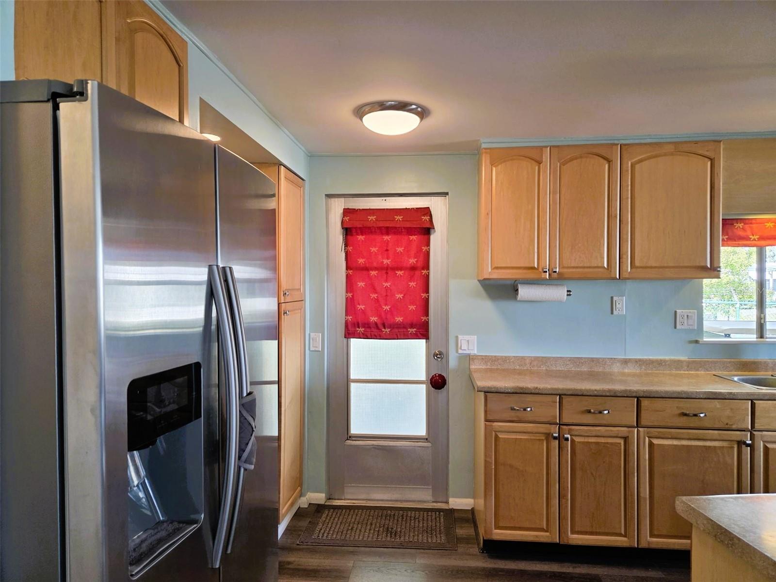 Image 8 of 37 For 3218 Oakwood Boulevard S