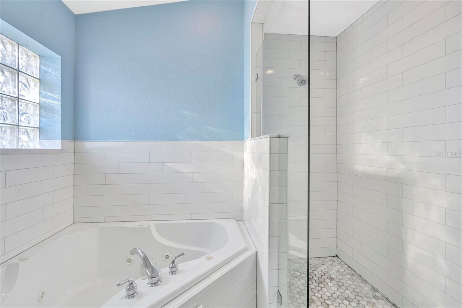 Image 12 of 25 For 167 Barbados Avenue