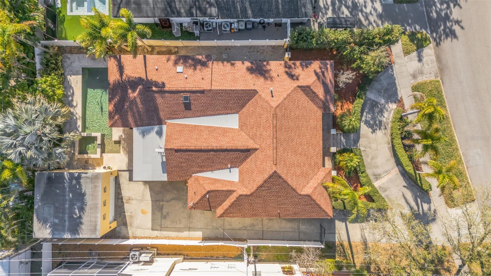 Image 23 of 25 For 167 Barbados Avenue