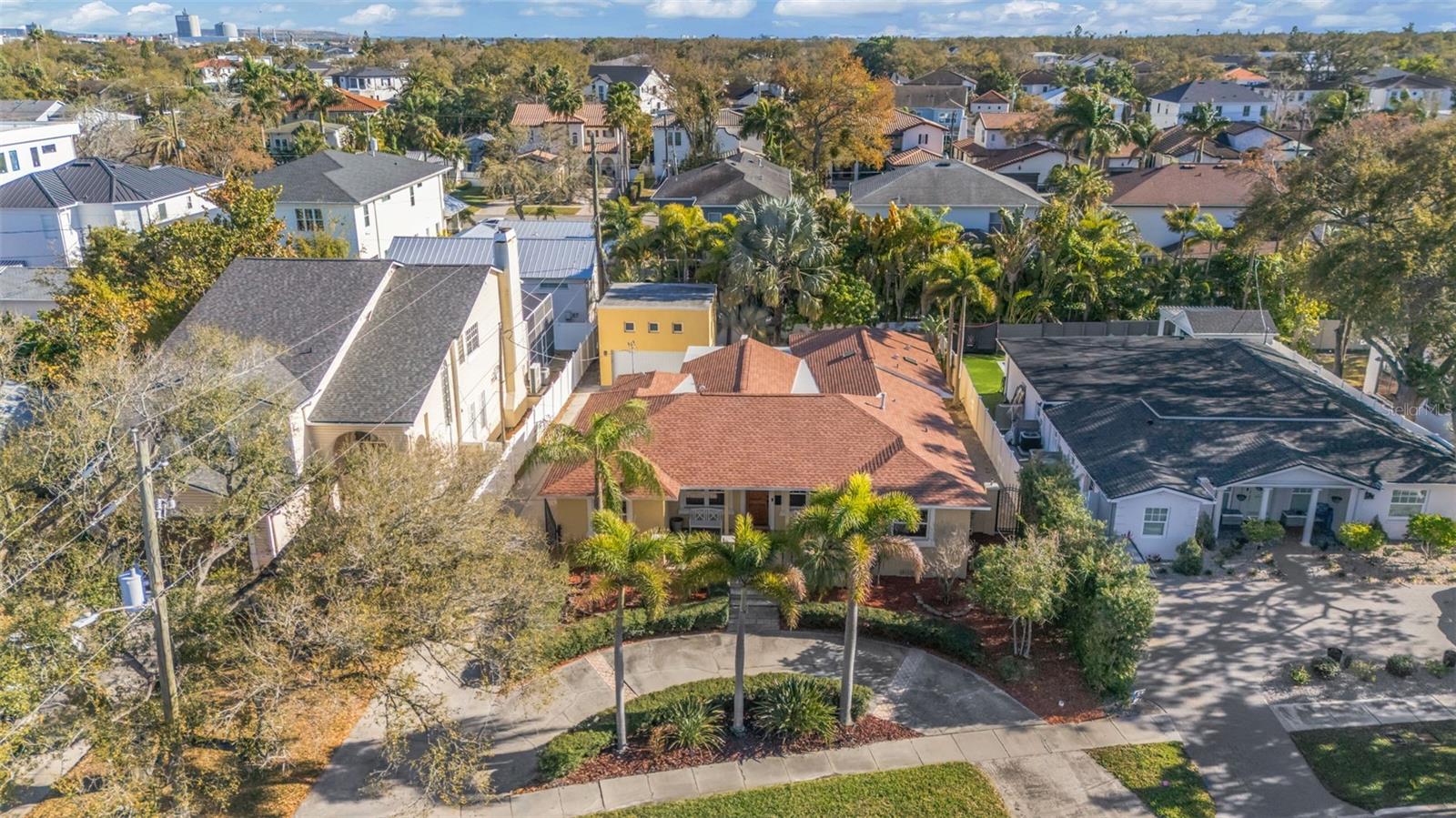 Image 24 of 25 For 167 Barbados Avenue