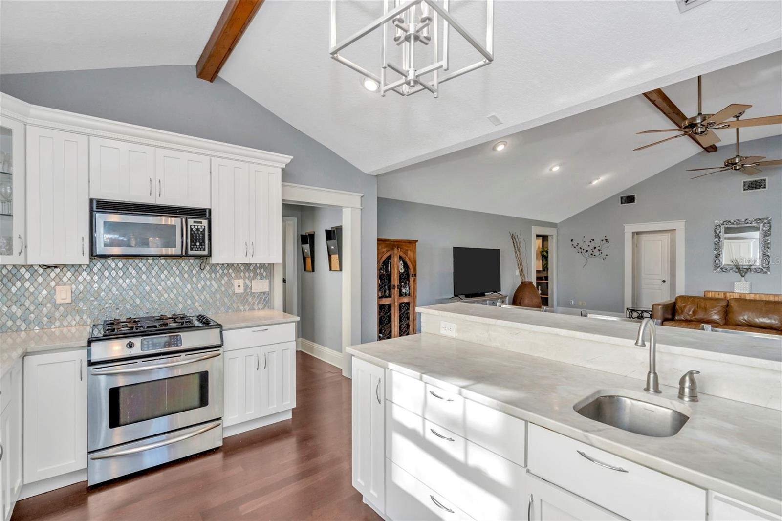 Image 6 of 25 For 167 Barbados Avenue