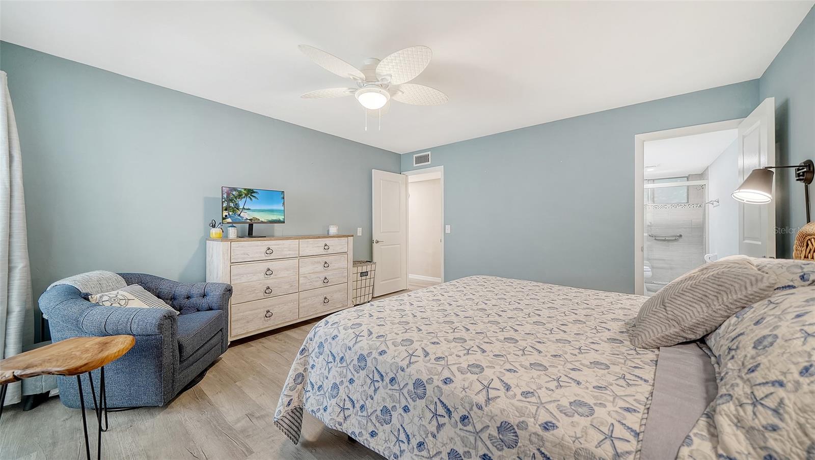 Image 22 of 98 For 712 White Pine Tree Road 77