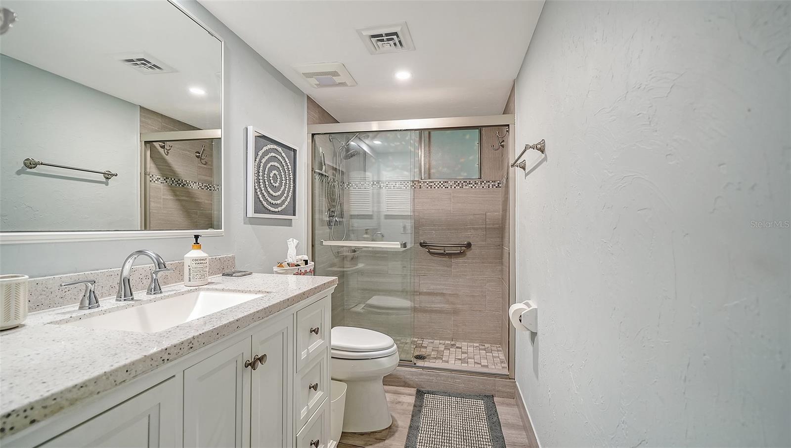 Image 24 of 98 For 712 White Pine Tree Road 77