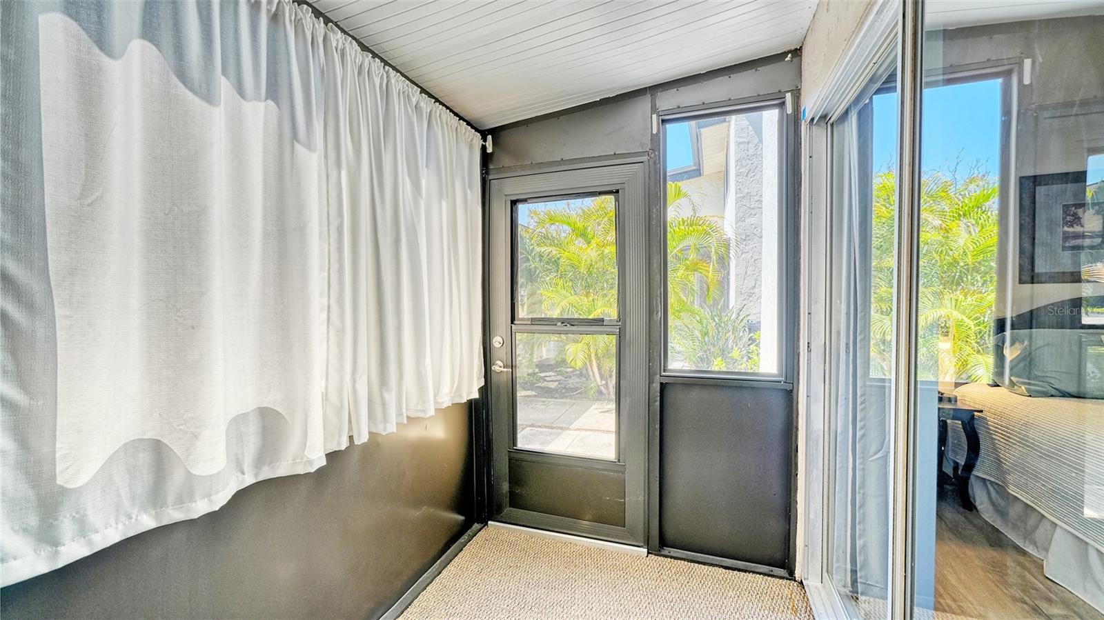 Image 29 of 98 For 712 White Pine Tree Road 77