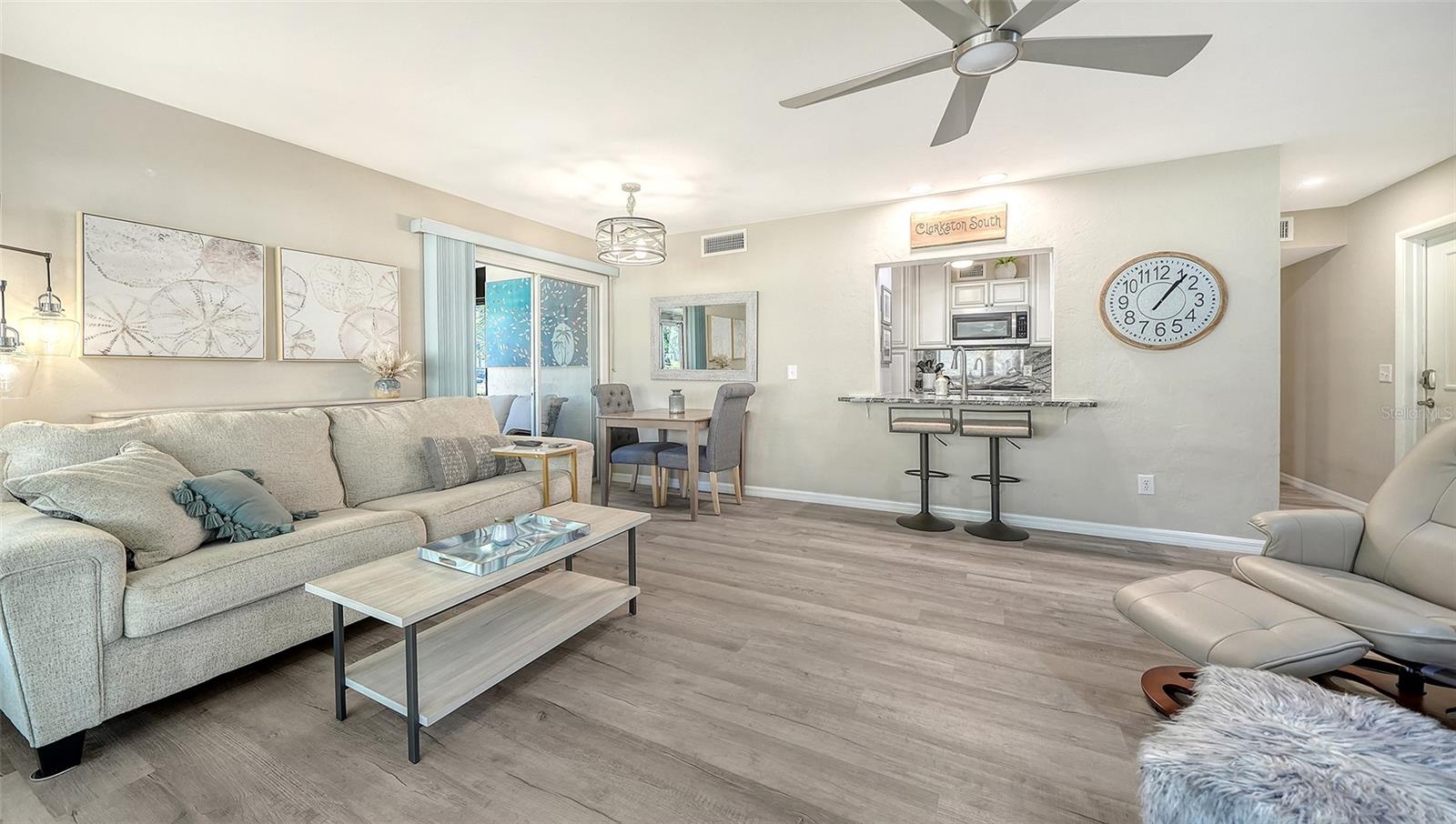 Image 4 of 98 For 712 White Pine Tree Road 77