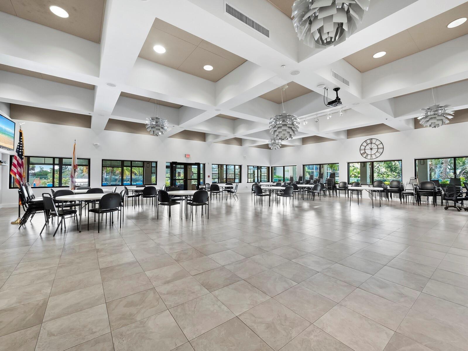 Image 43 of 98 For 712 White Pine Tree Road 77