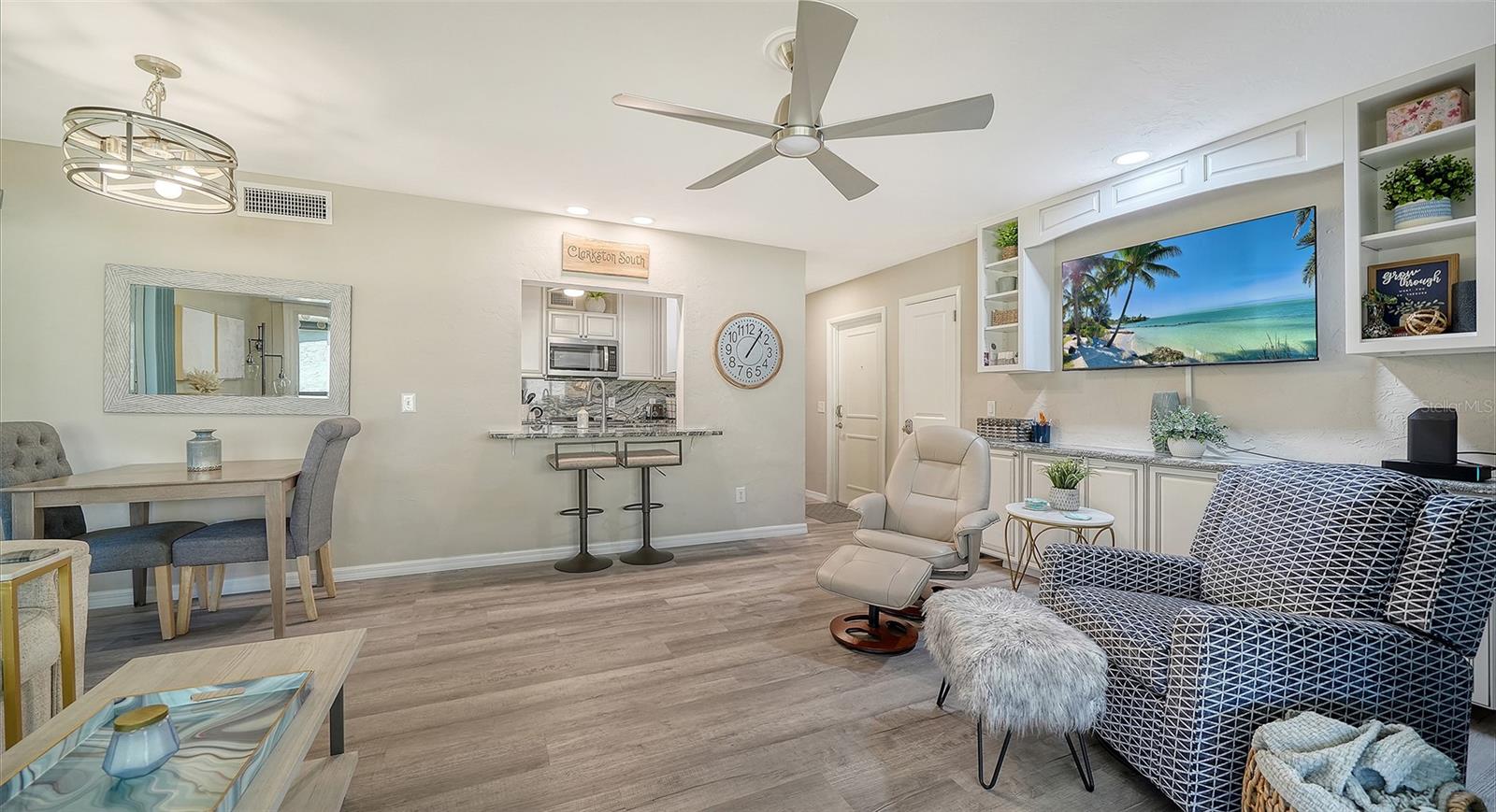 Image 5 of 98 For 712 White Pine Tree Road 77