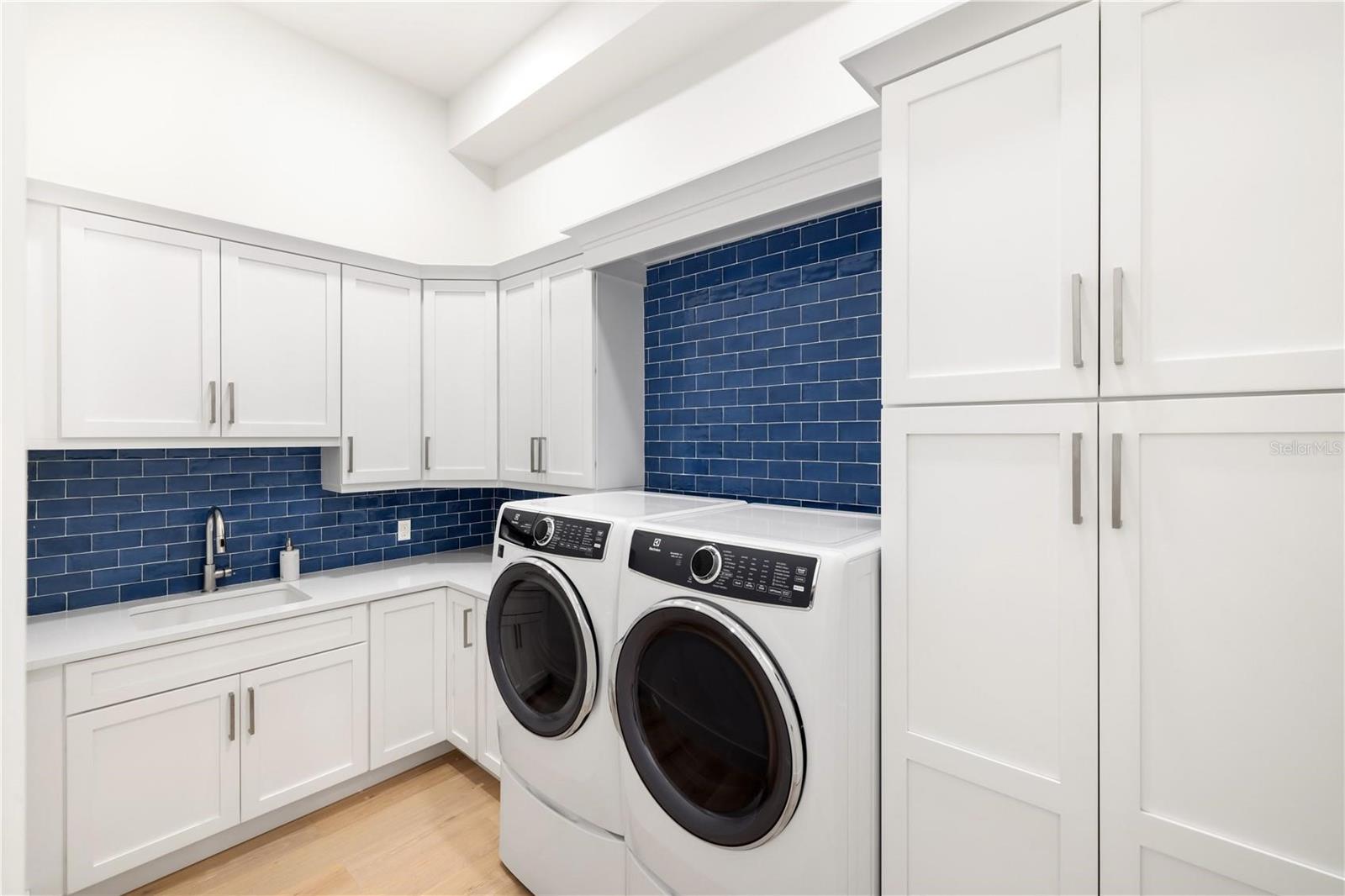 Image 68 of 80 For 1800 Webber Street