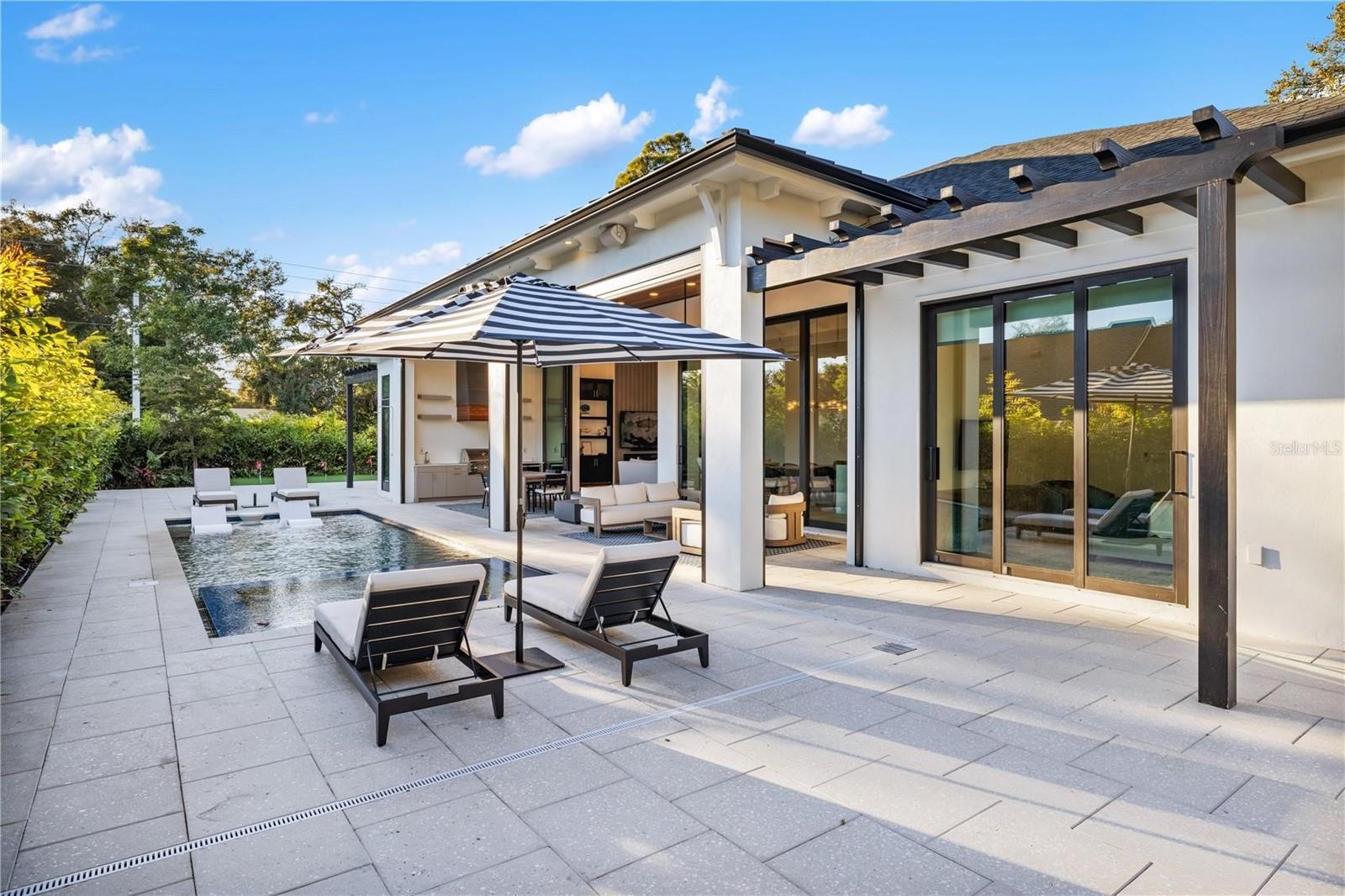 Image 9 of 80 For 1800 Webber Street