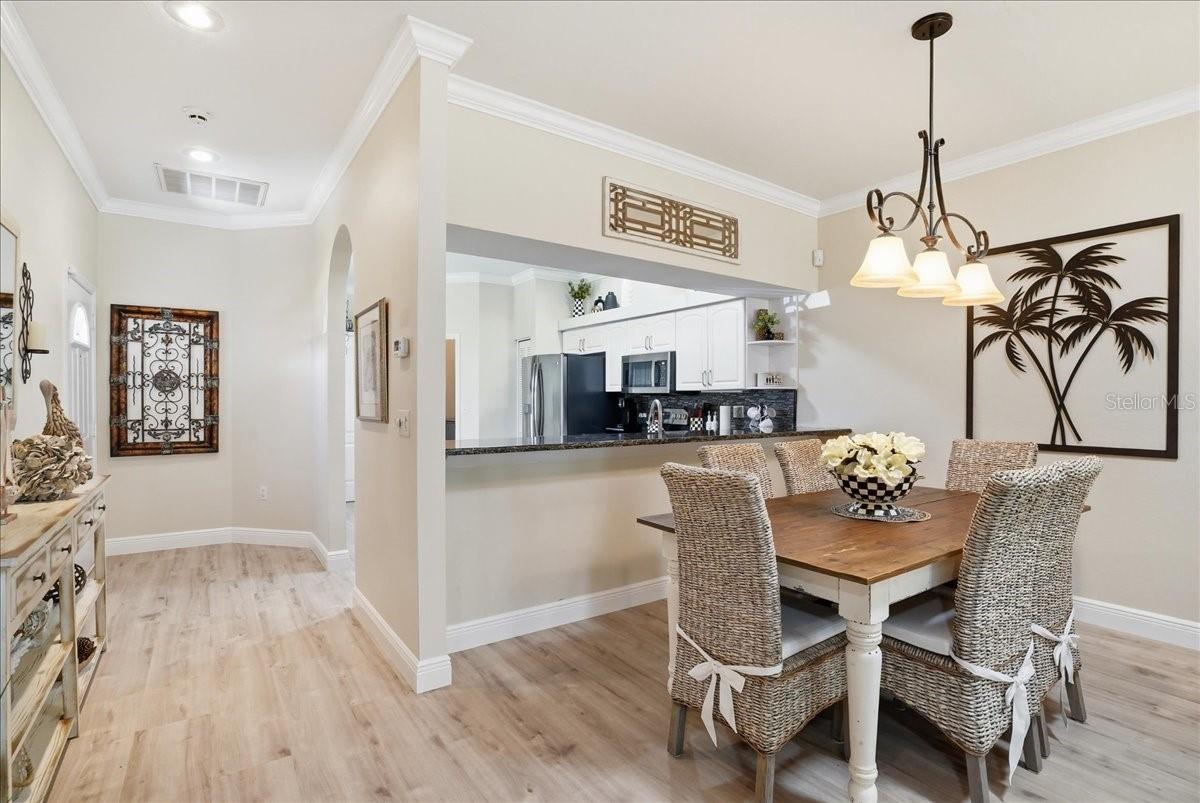 Image 15 of 69 For 6911 Stoneywalk Court