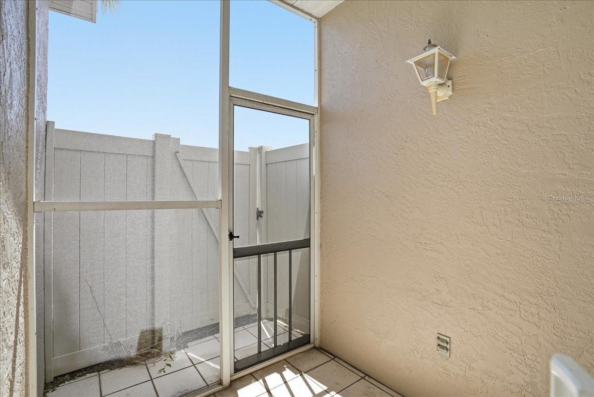 Image 20 of 69 For 6911 Stoneywalk Court