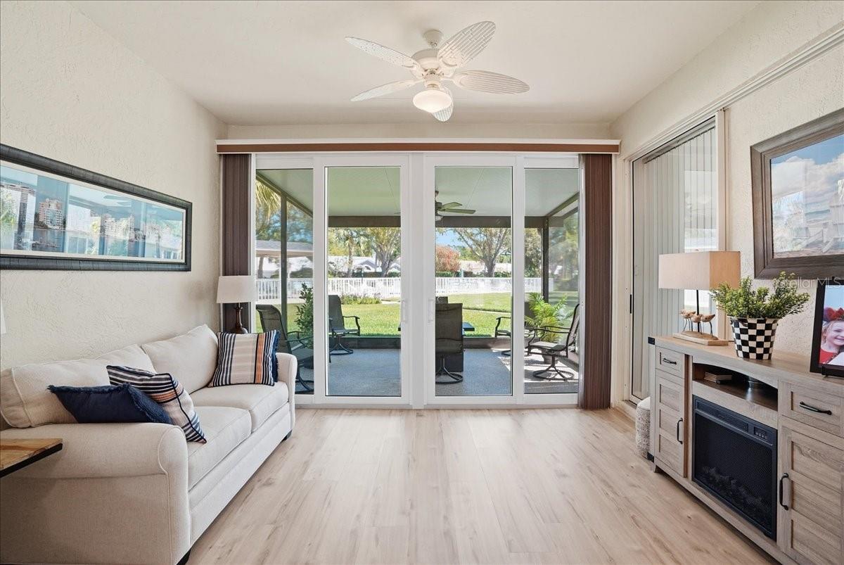 Image 25 of 69 For 6911 Stoneywalk Court