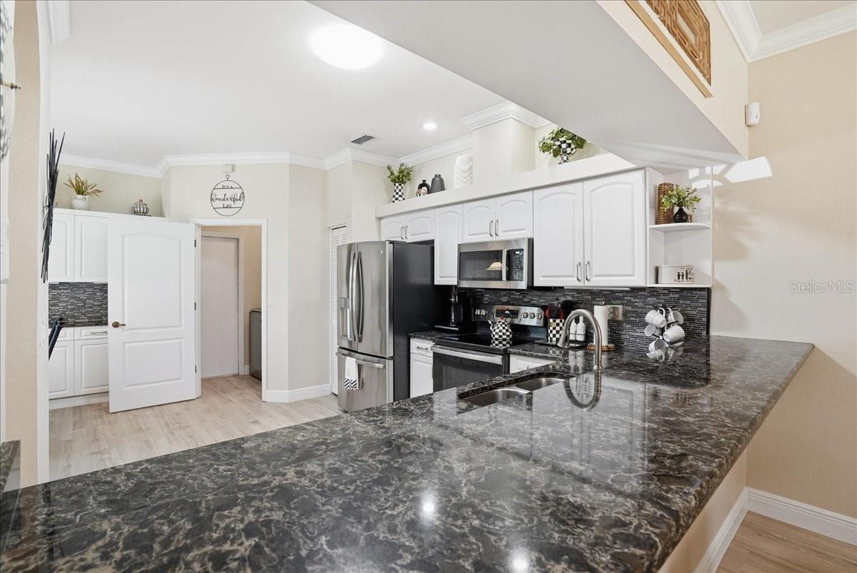 Image 30 of 69 For 6911 Stoneywalk Court