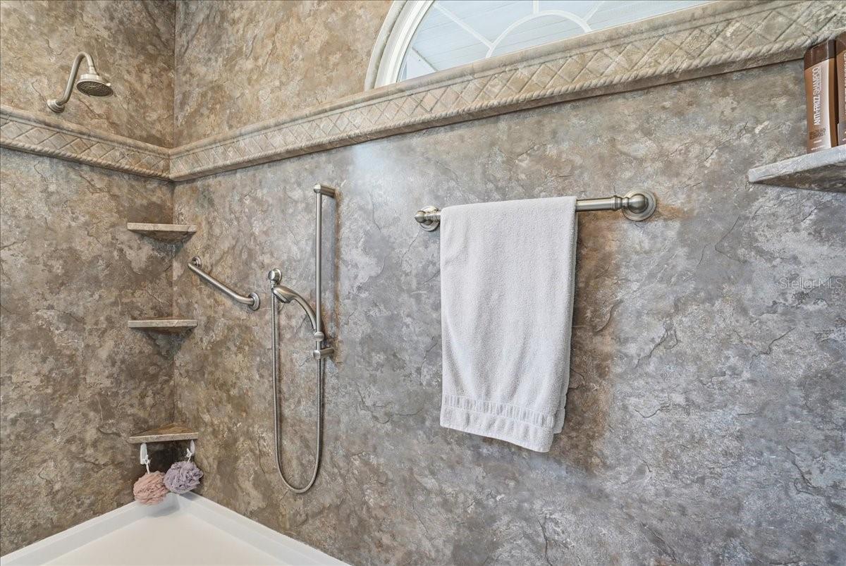 Image 43 of 69 For 6911 Stoneywalk Court