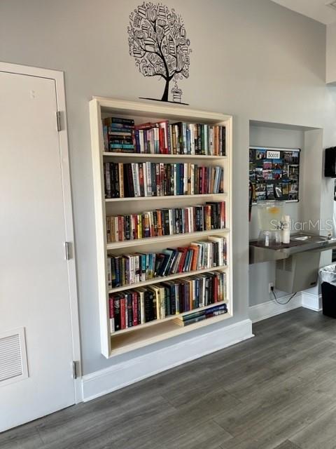 Image 60 of 69 For 6911 Stoneywalk Court