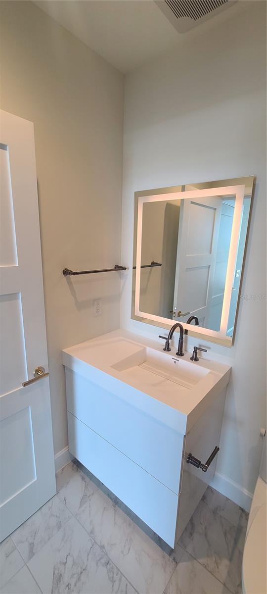 Image 32 of 42 For 126 4th Avenue Ne 801