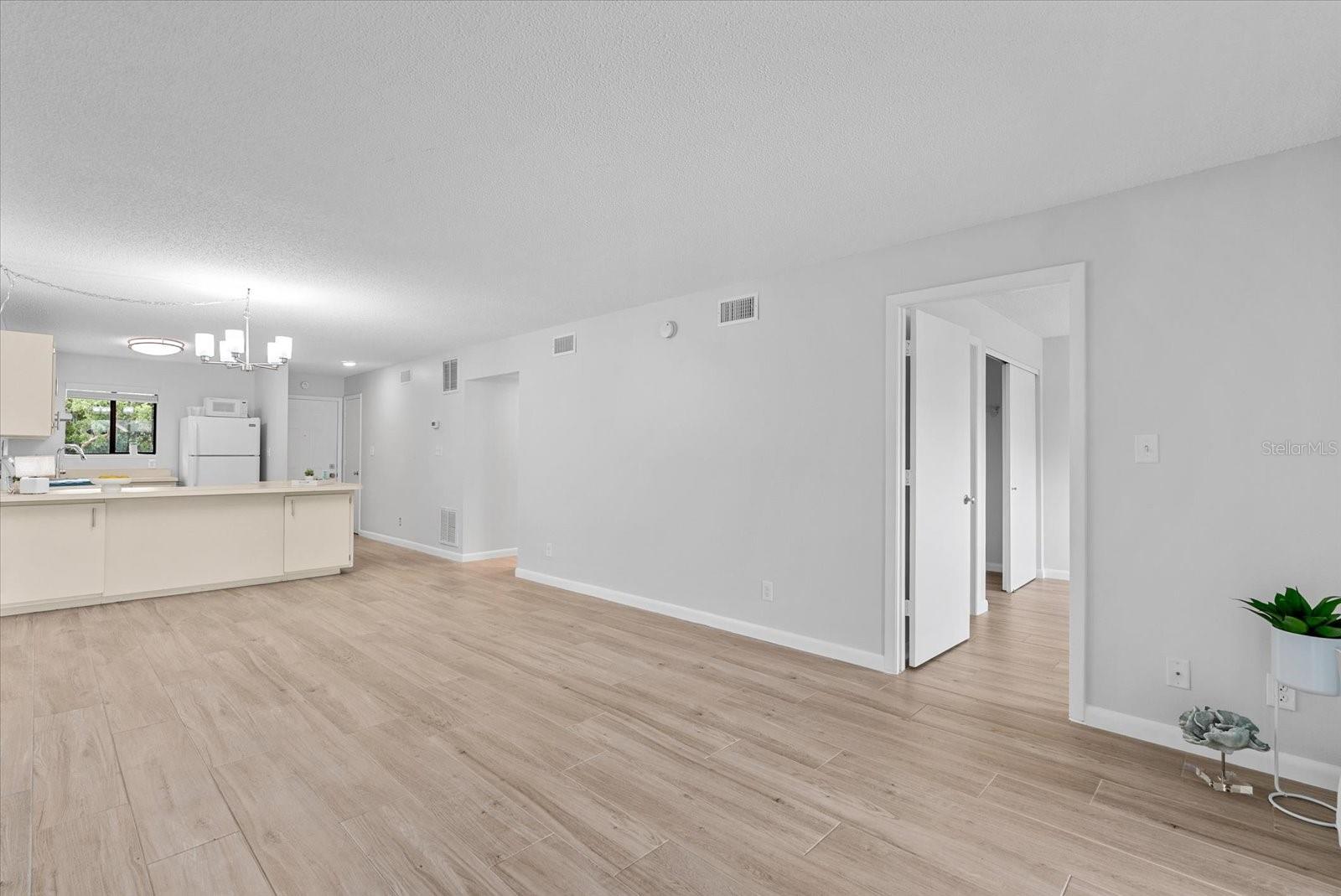 Image 10 of 31 For 6033 34th Street W 28