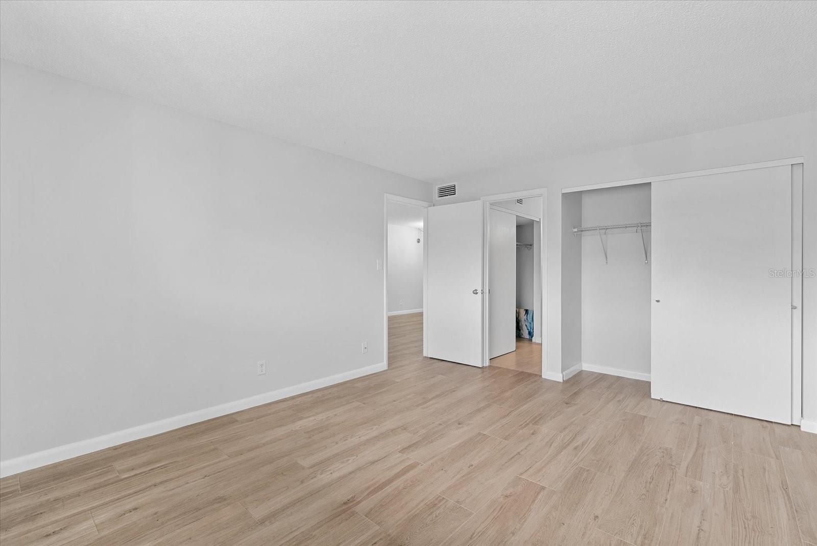 Image 16 of 31 For 6033 34th Street W 28