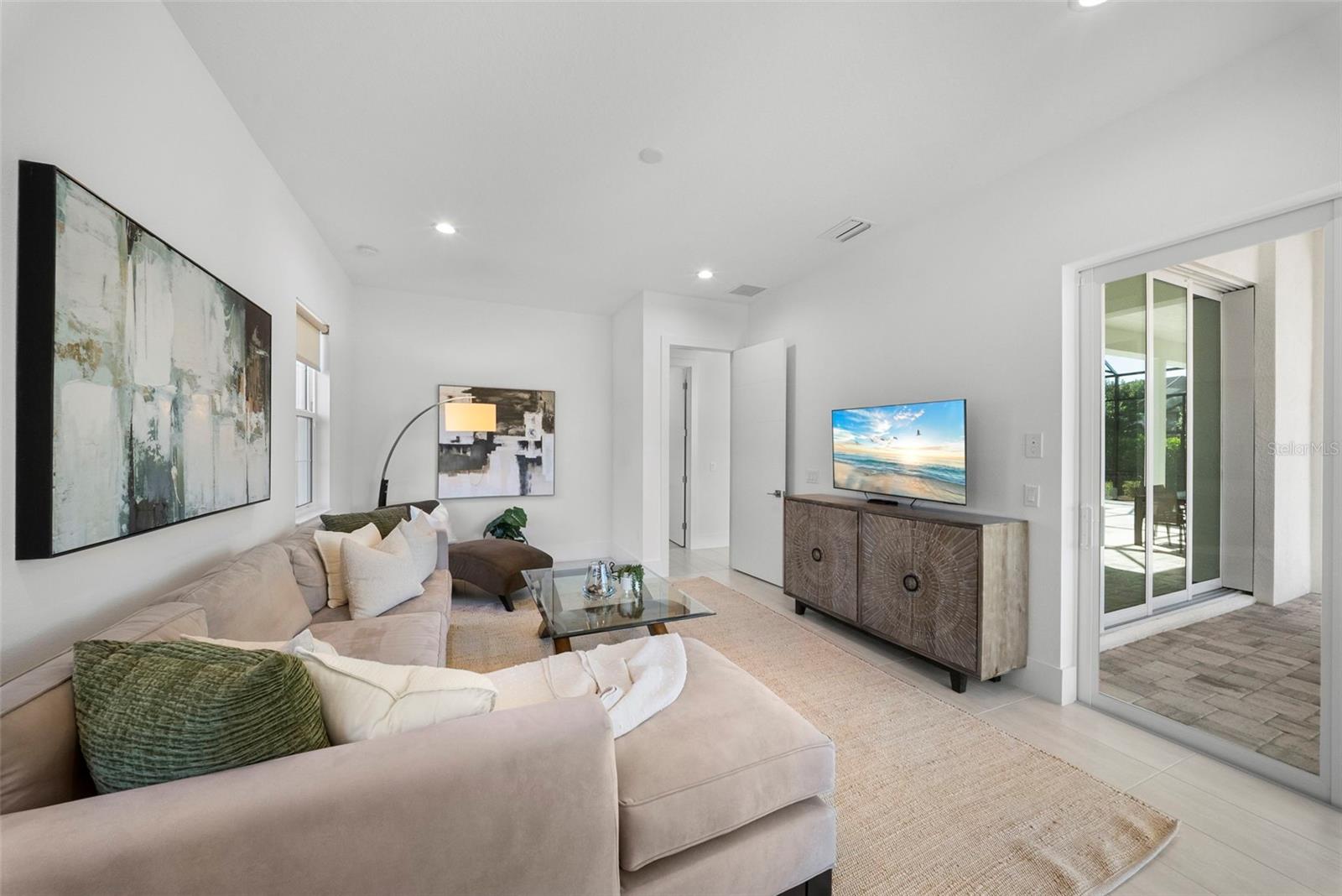 Image 29 of 64 For 16826 Clearlake Avenue